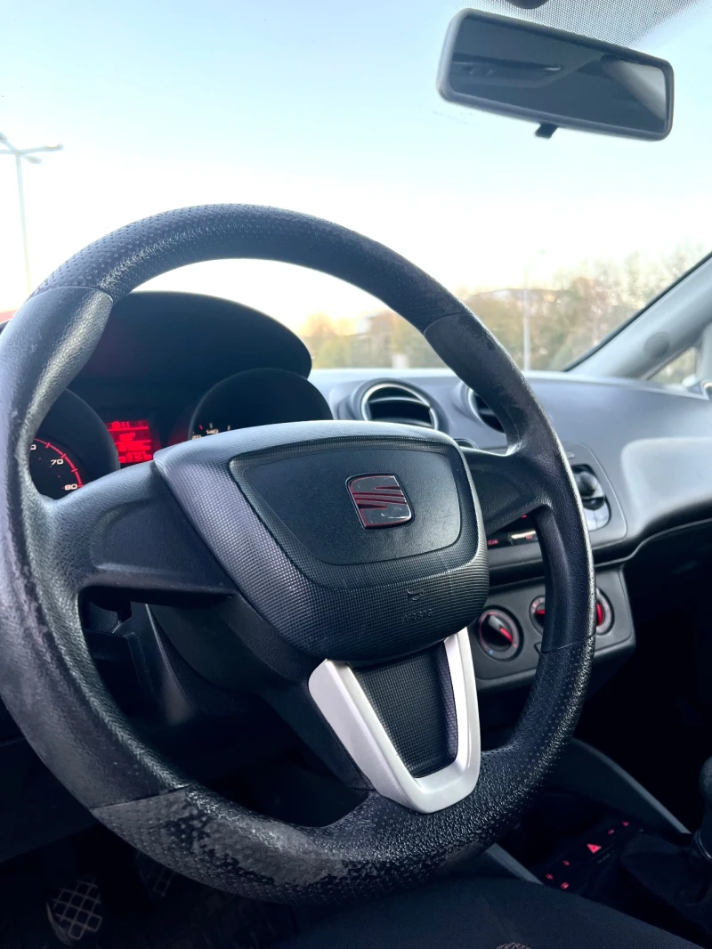 Seat Ibiza, снимка 4 - Автомобили и джипове - 52265652