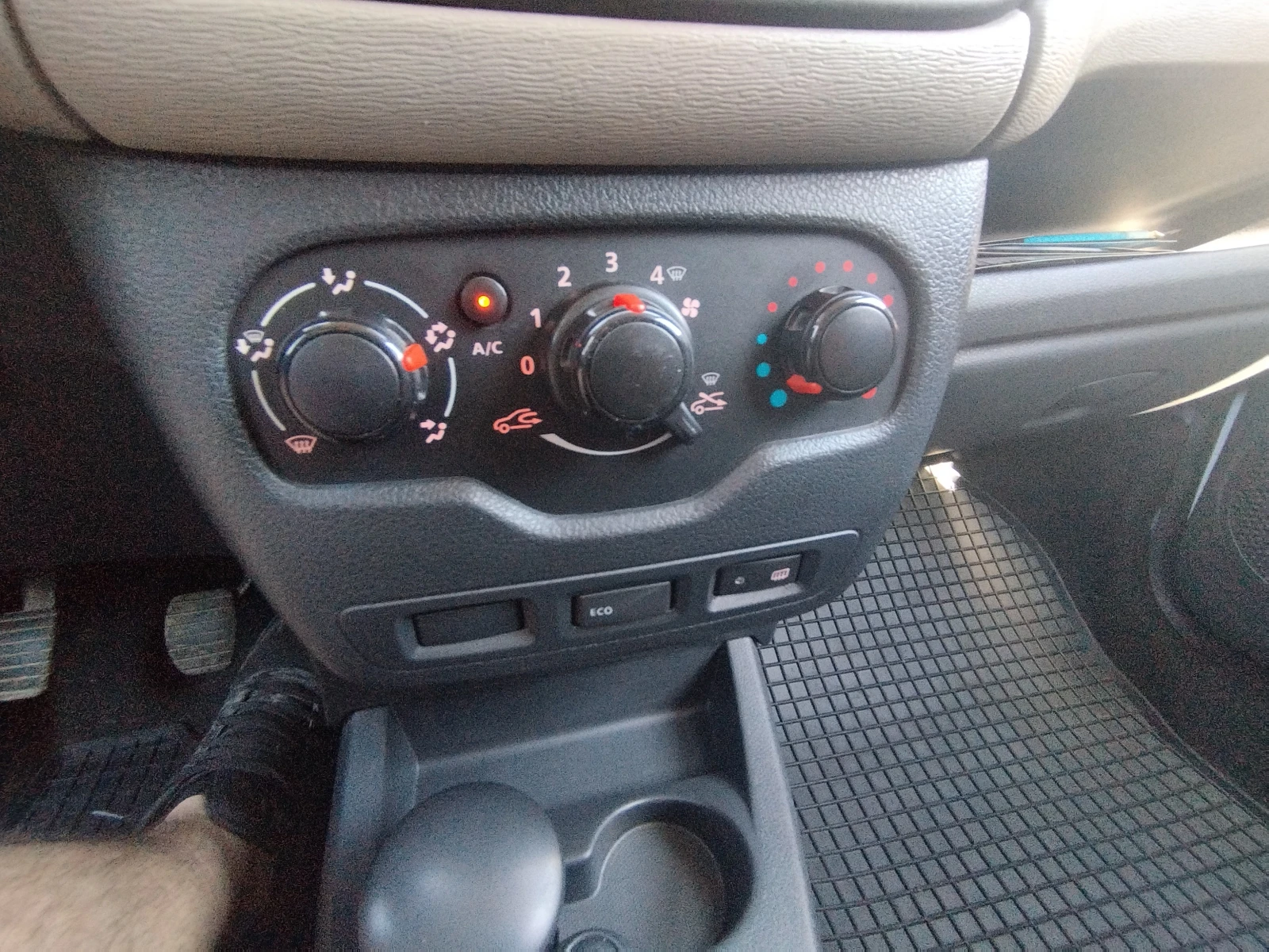 Dacia Dokker 1.6 - изображение 10
