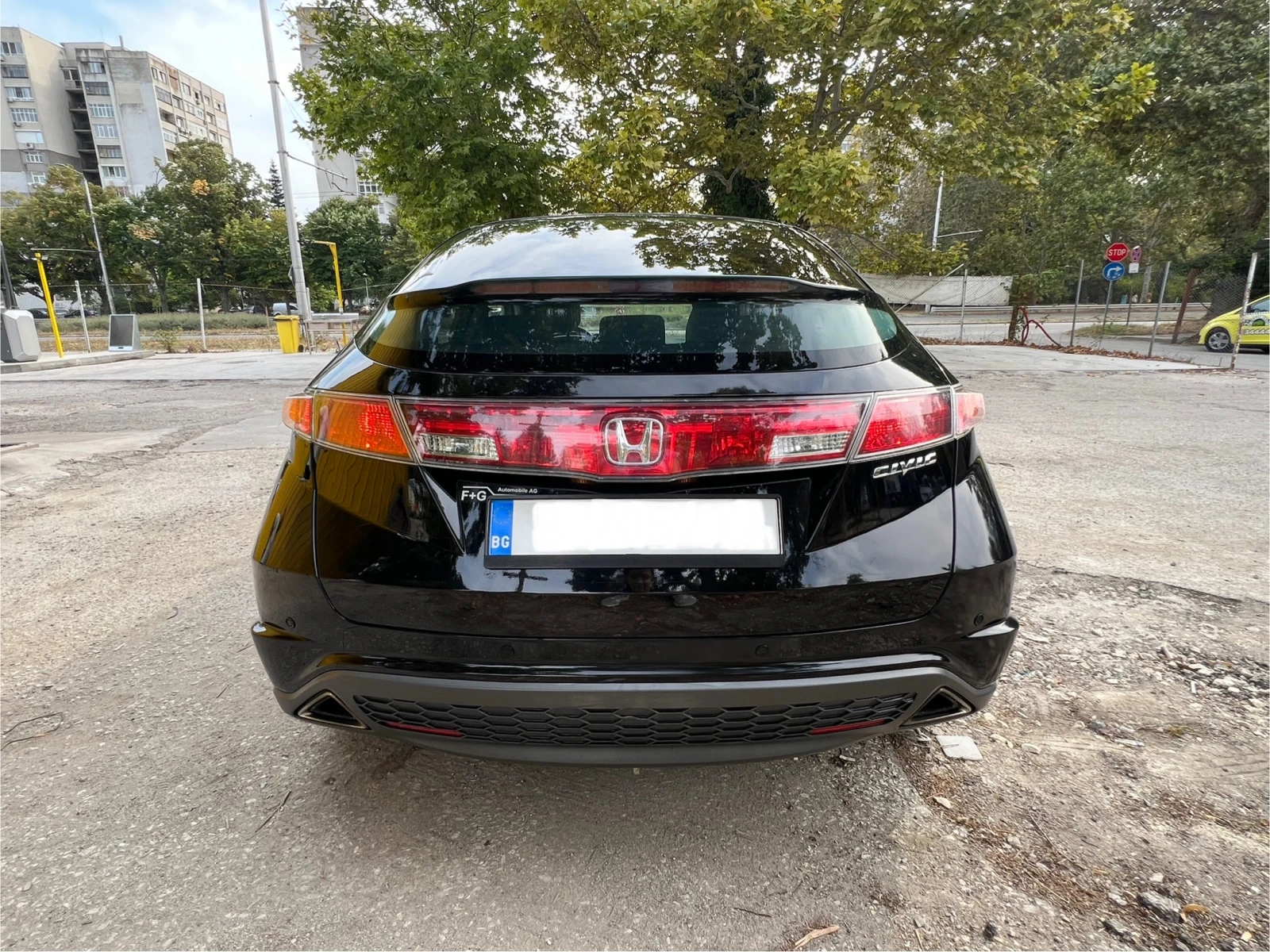 Honda Civic 5 DR 1.8. i- VTEC - изображение 4