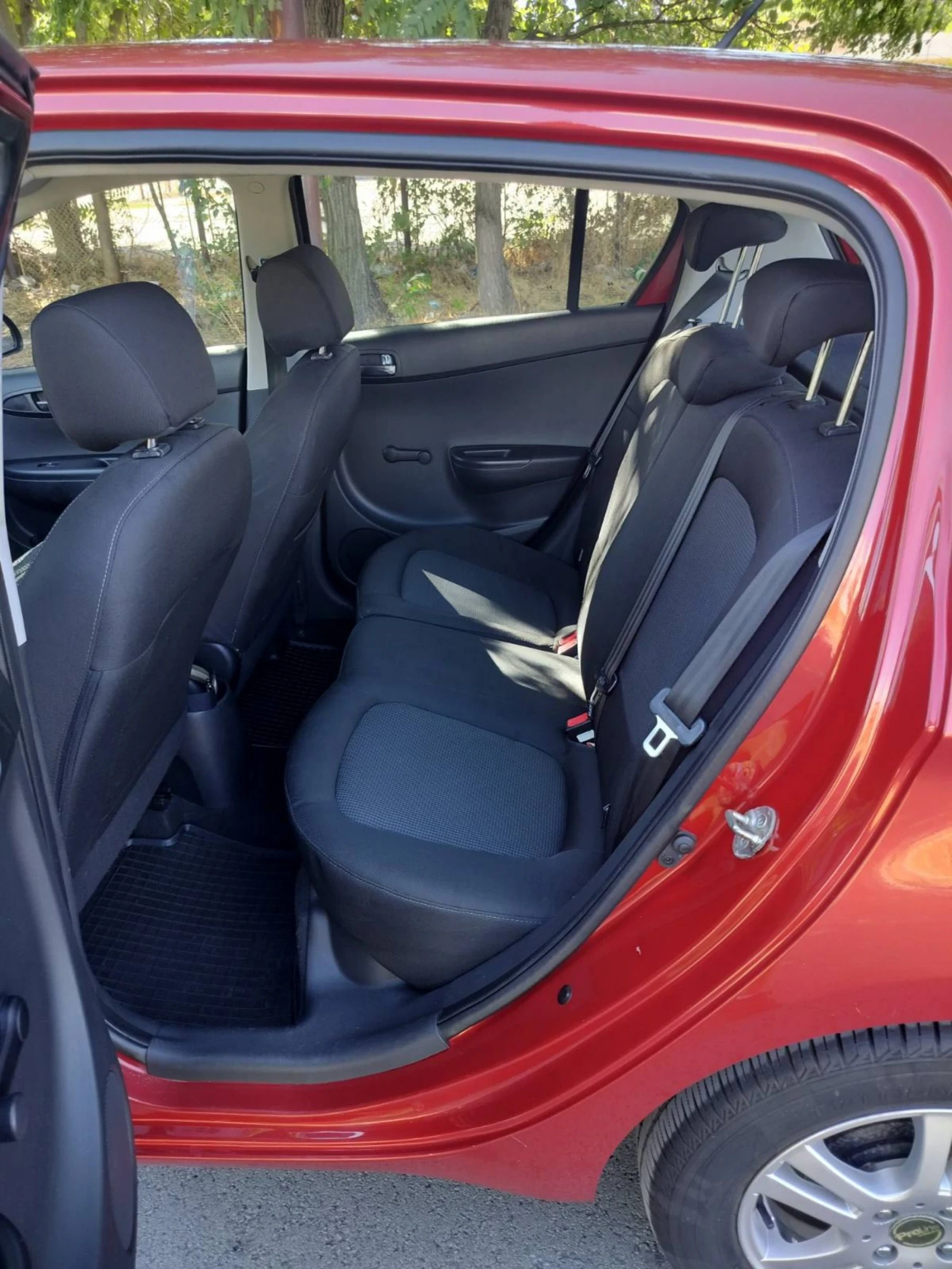 Hyundai I20 1.2i 2013  - изображение 8