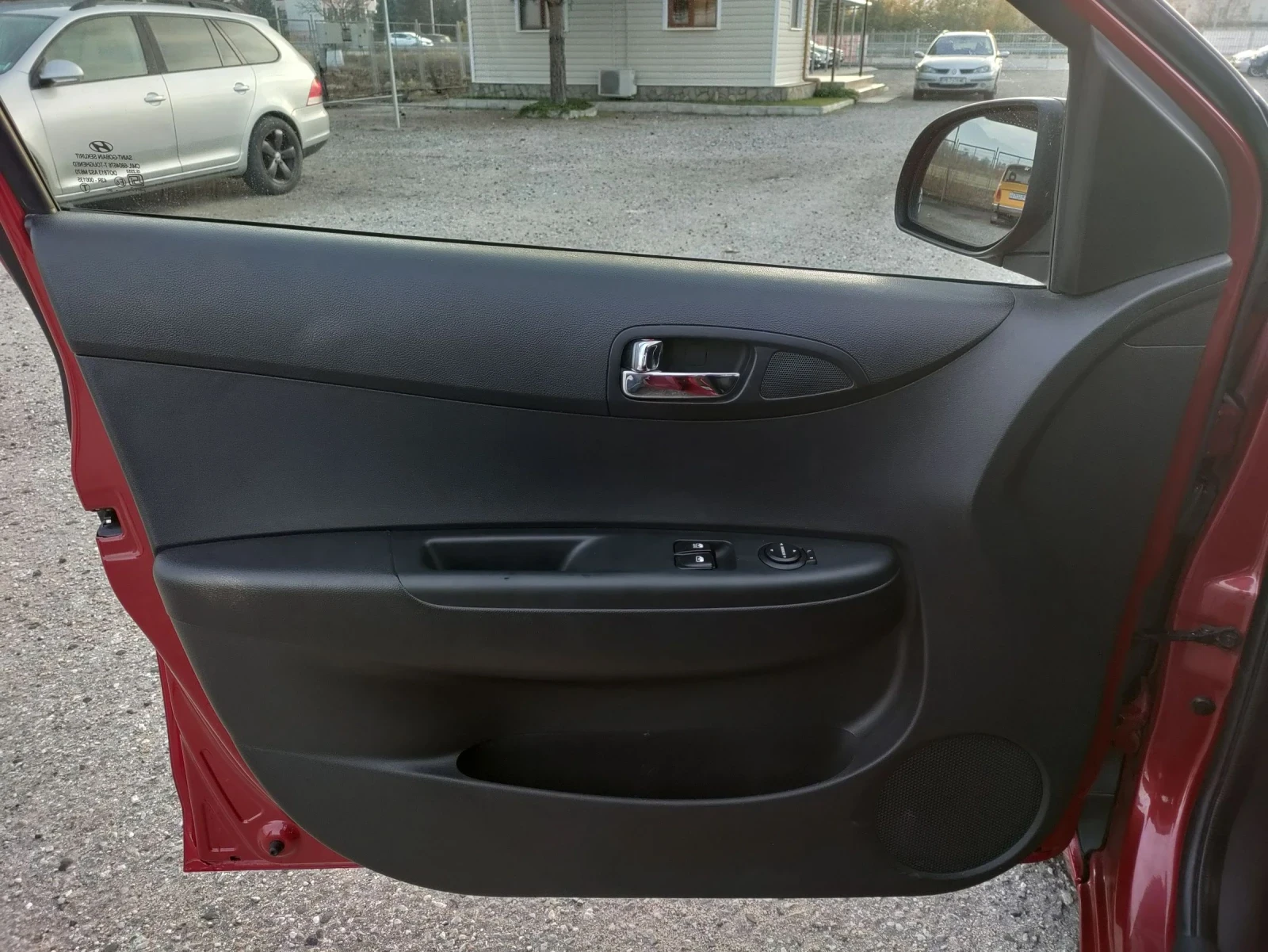 Hyundai I20 1.2i 2013 Регистриран Обслужен - изображение 9