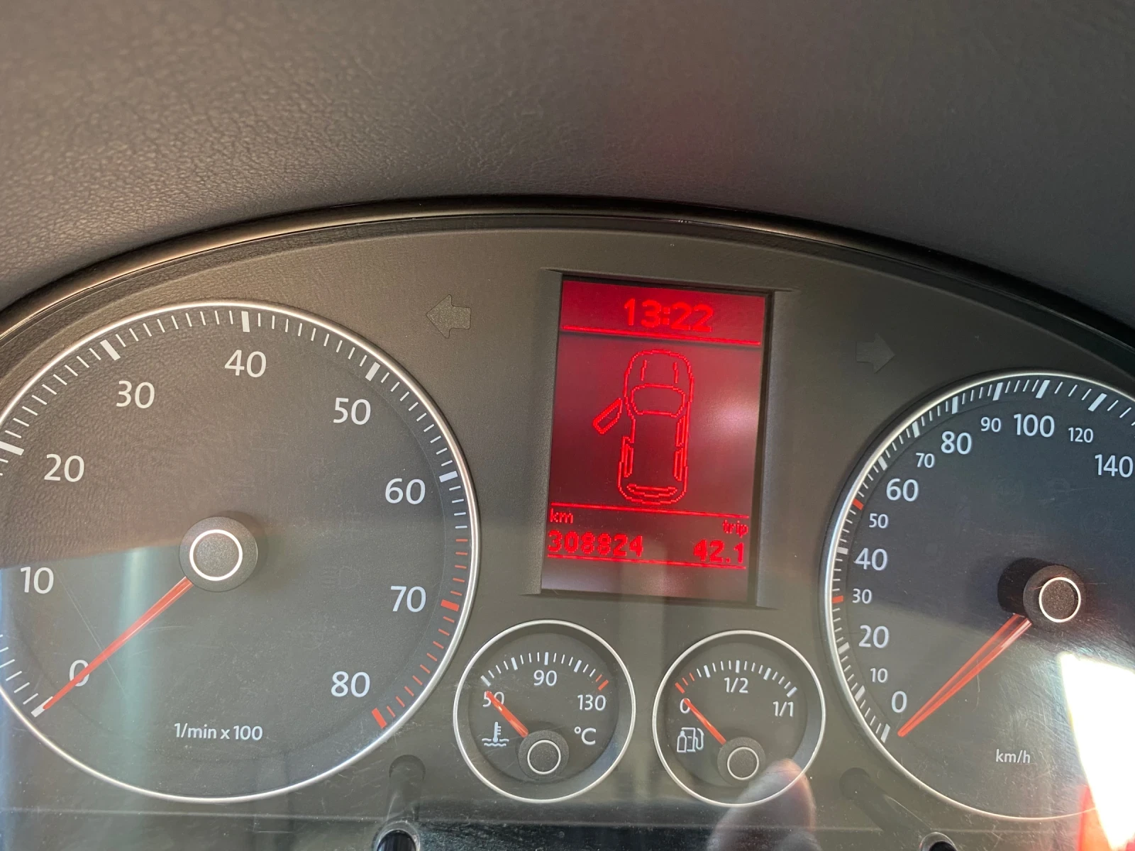 VW Touran  - изображение 8