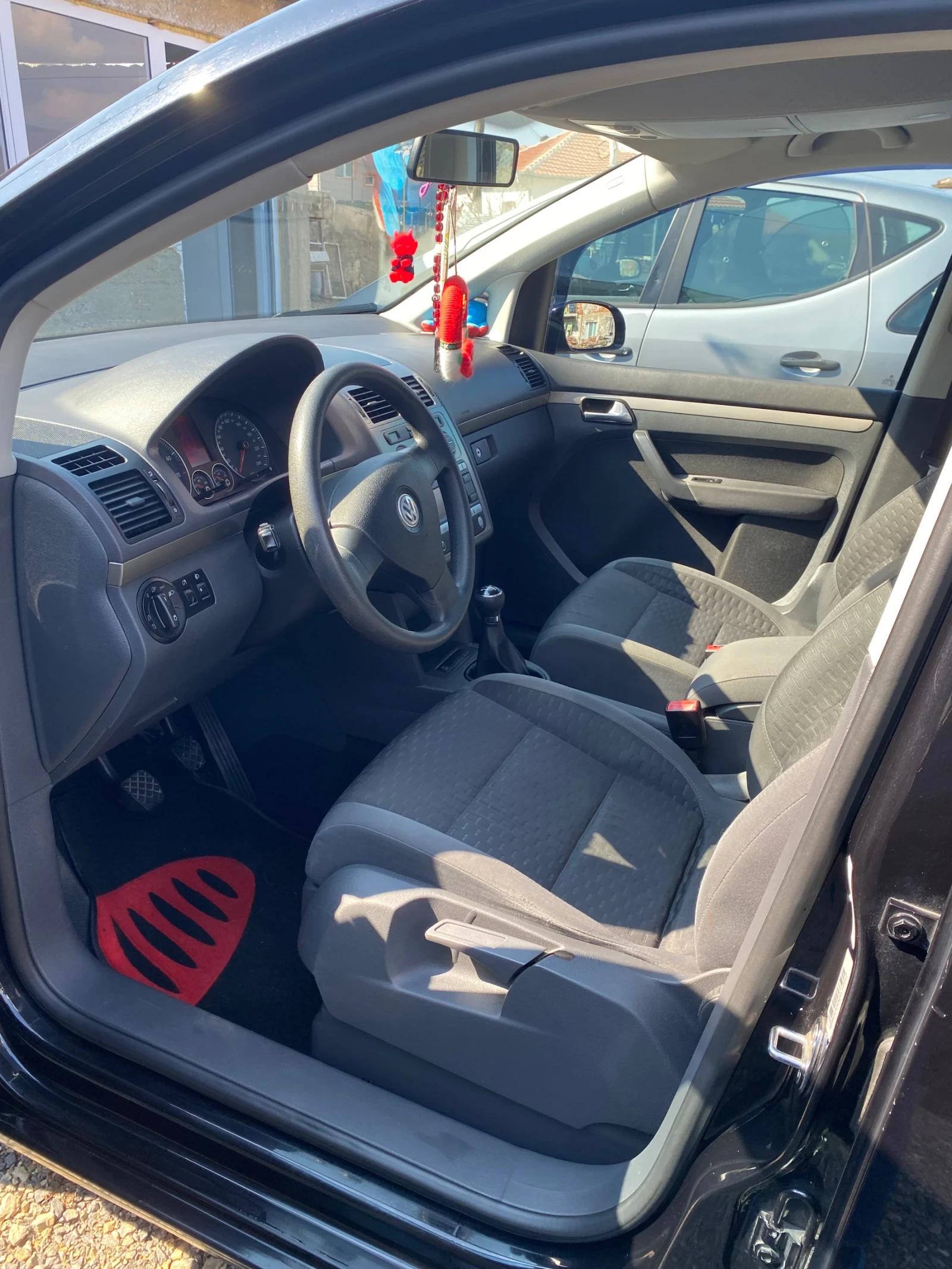 VW Touran  - изображение 4