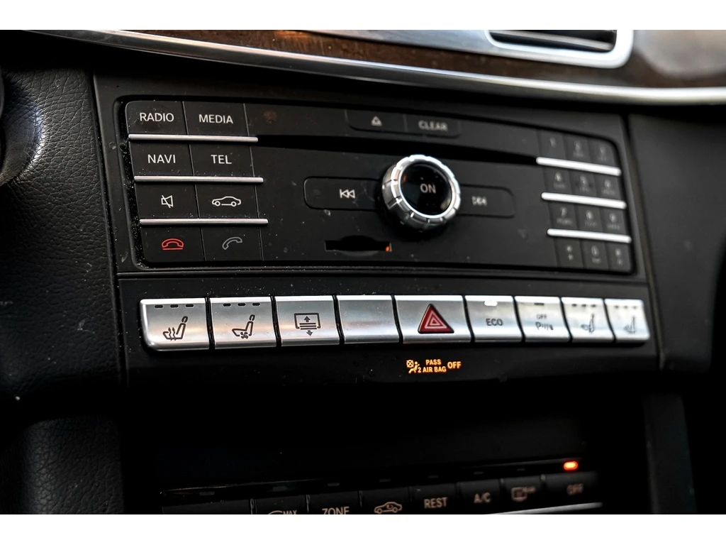 Mercedes-Benz E 500 4MATIC* КОжа* Подгрев* Обдухване* Кейлес* Blind Sp, снимка 11 - Автомобили и джипове - 53918959