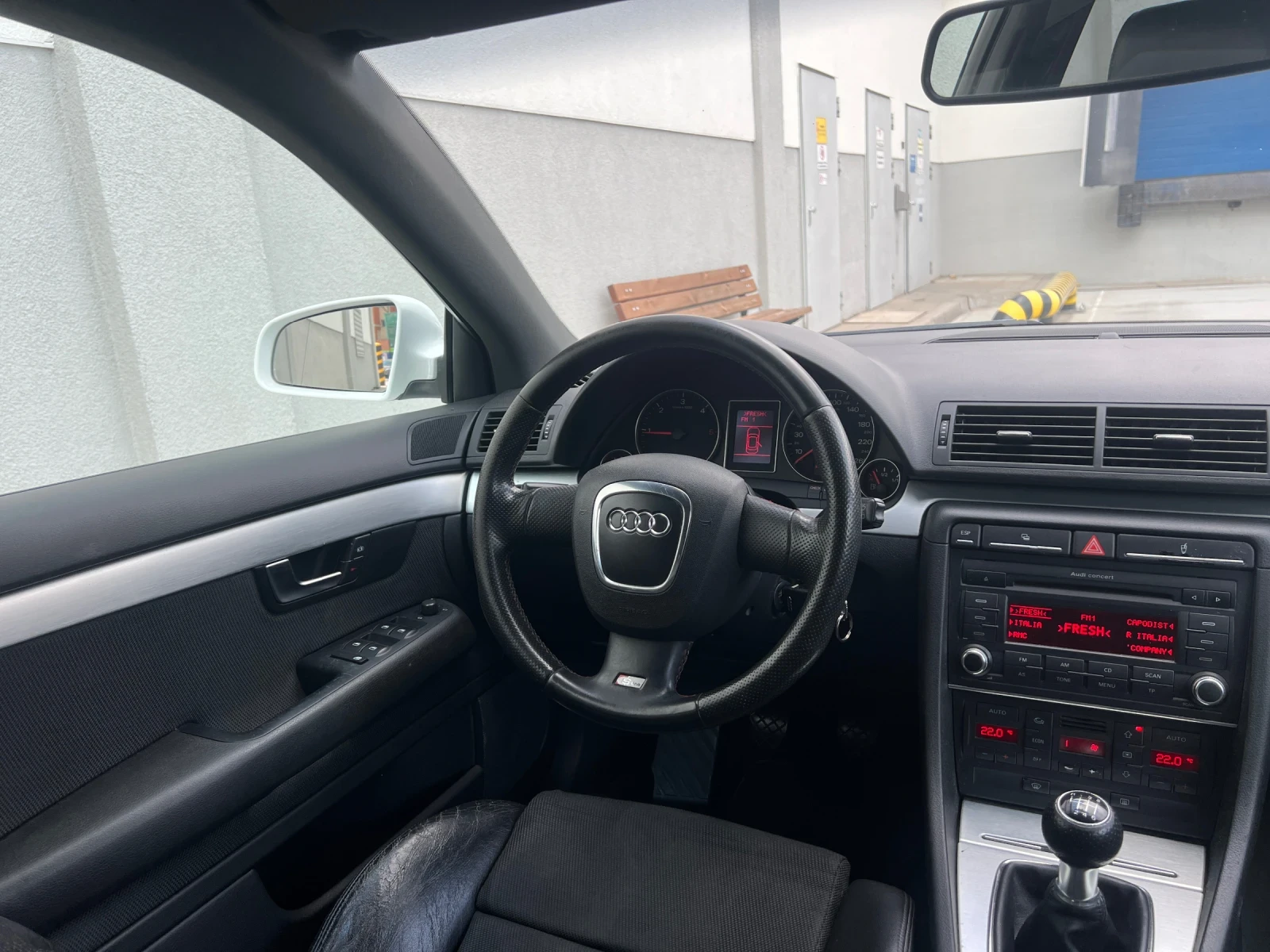 Audi A4  S-line+ + 2.0TDI , снимка 12 - Автомобили и джипове - 53989839