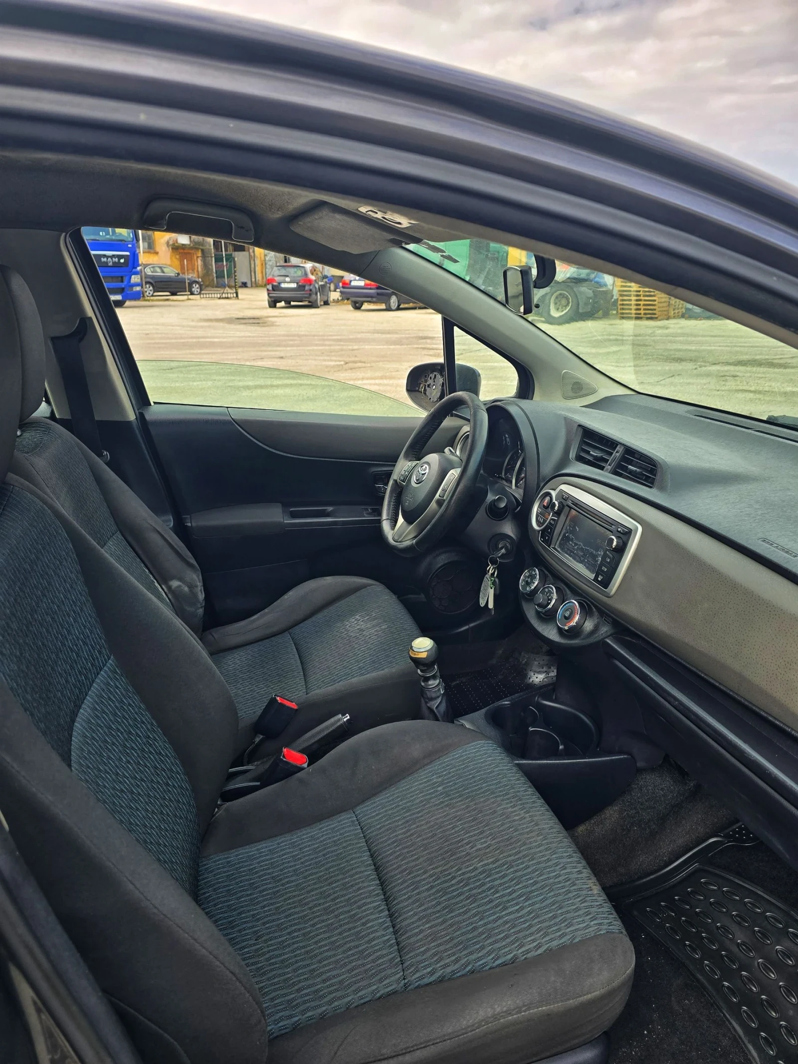 Toyota Yaris, снимка 6 - Автомобили и джипове - 54020100