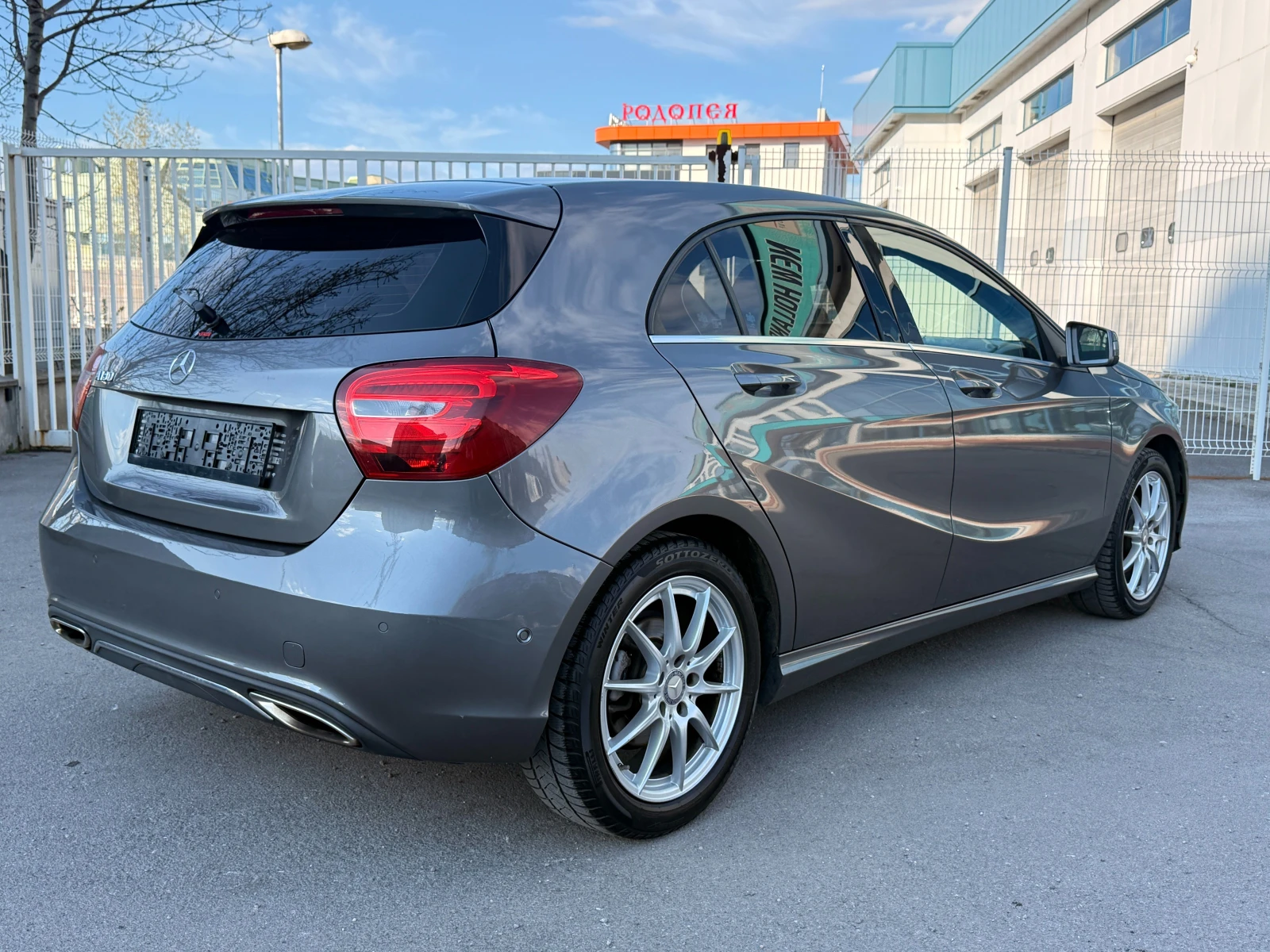 Mercedes-Benz A 180 * FACELIFT* СЕРВИЗНА ИСТОРИЯ* , снимка 4 - Автомобили и джипове - 54138058