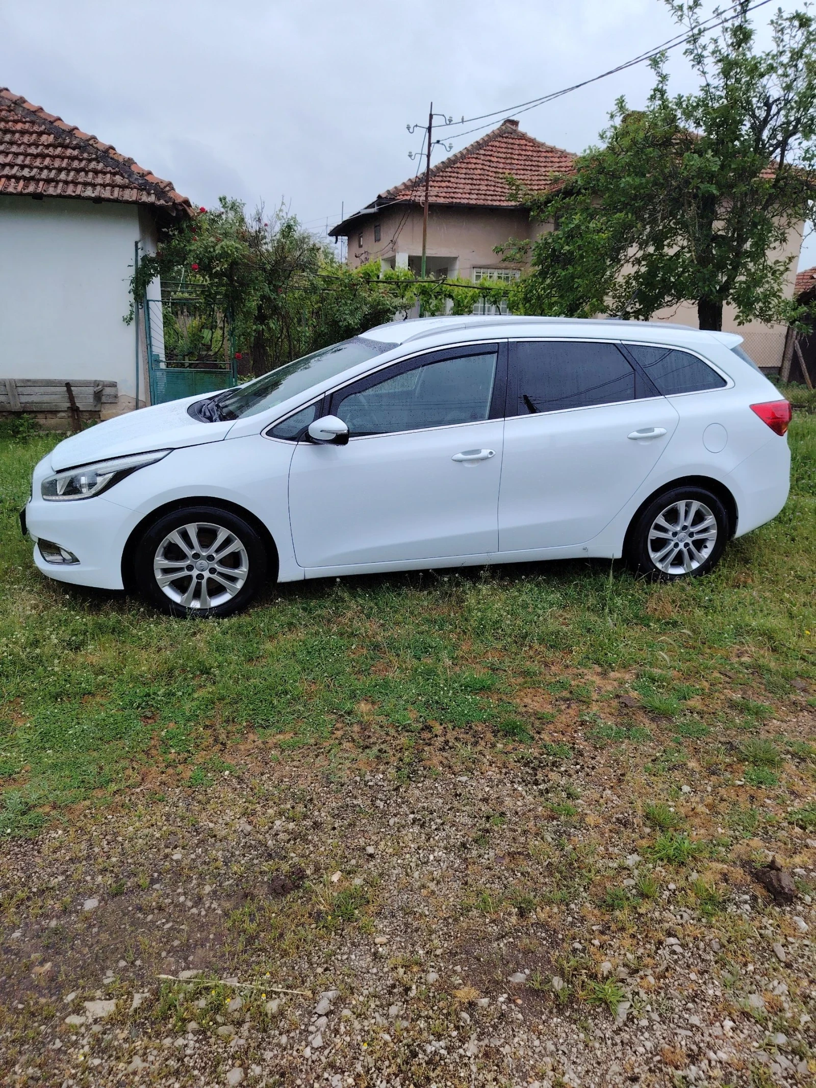 Kia Ceed, снимка 5 - Автомобили и джипове - 54581916