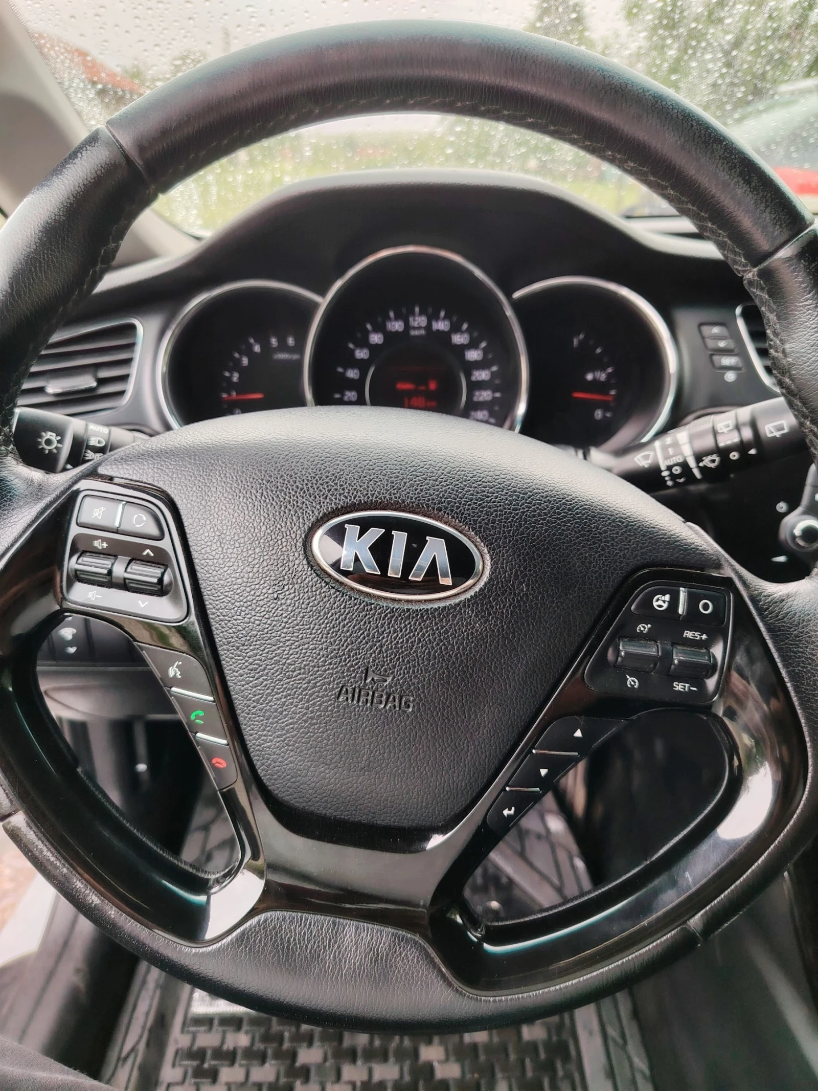 Kia Ceed, снимка 10 - Автомобили и джипове - 54581916