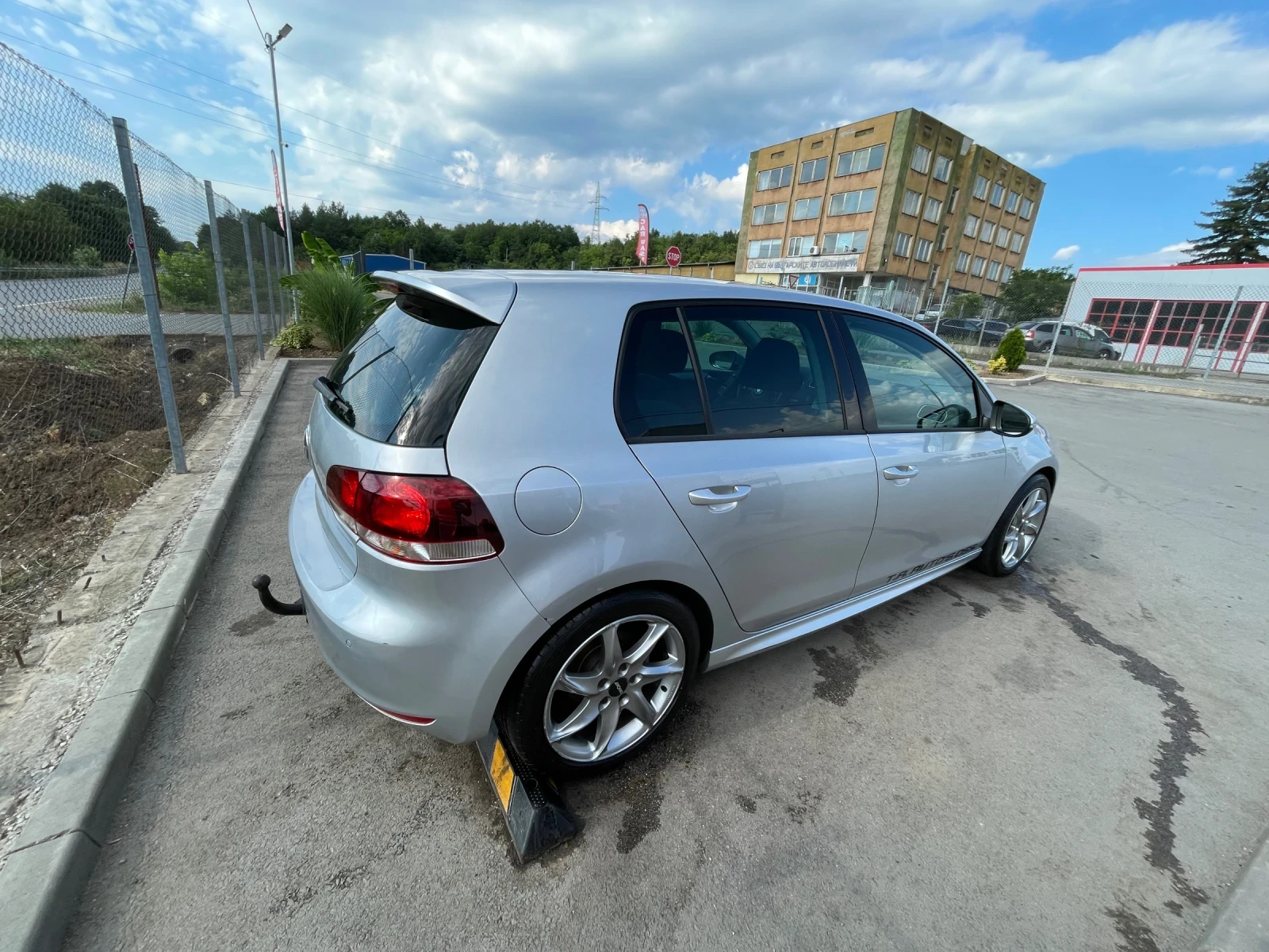 VW Golf 1.6 TDI, снимка 3 - Автомобили и джипове - 55151731