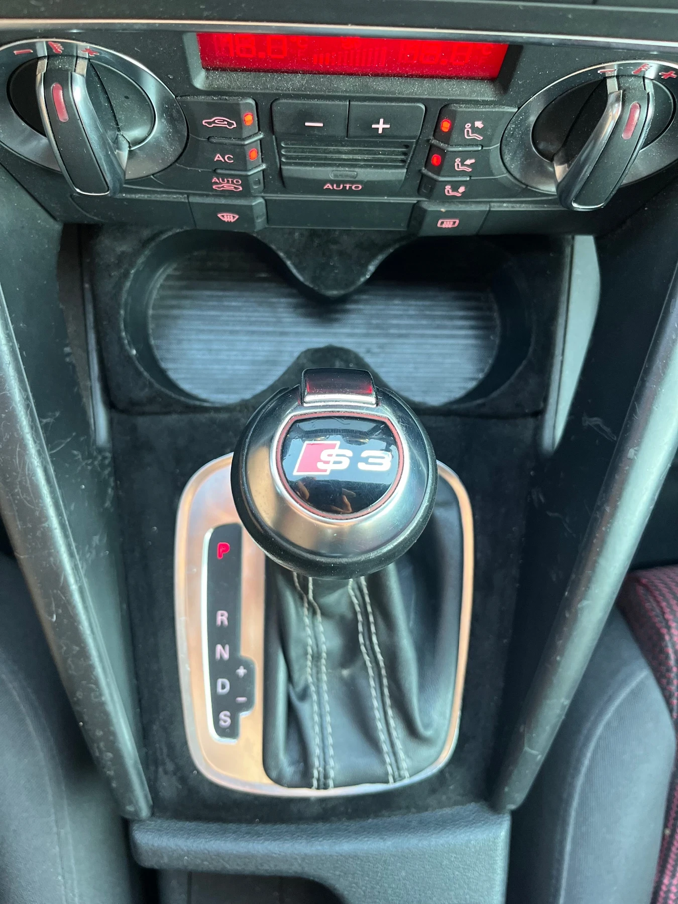 Audi A3 2.0TFSI Quattro , снимка 10 - Автомобили и джипове - 55216468