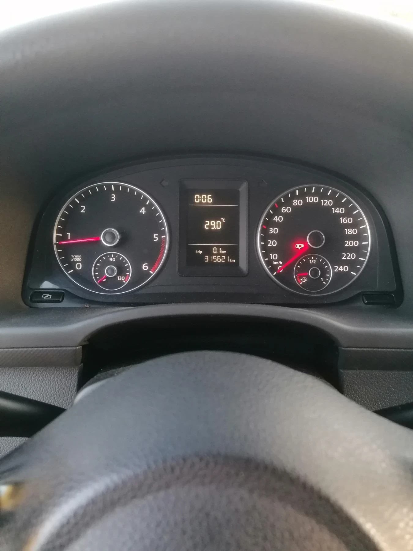 VW Caddy 1.6тди , снимка 14 - Автомобили и джипове - 55301969