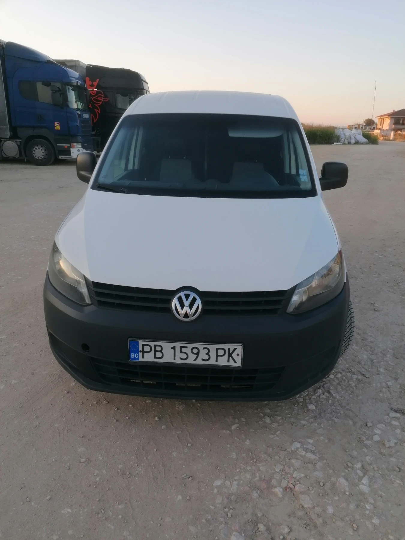 VW Caddy 1.6тди , снимка 2 - Автомобили и джипове - 55301969