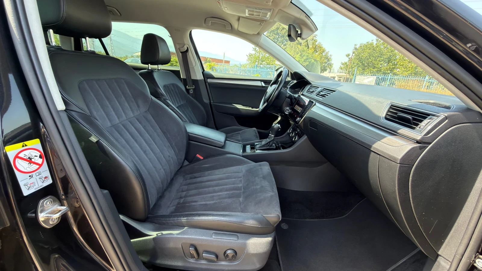 Skoda Superb 2.0TDI 190K.C. FULL, снимка 11 - Автомобили и джипове - 55953424