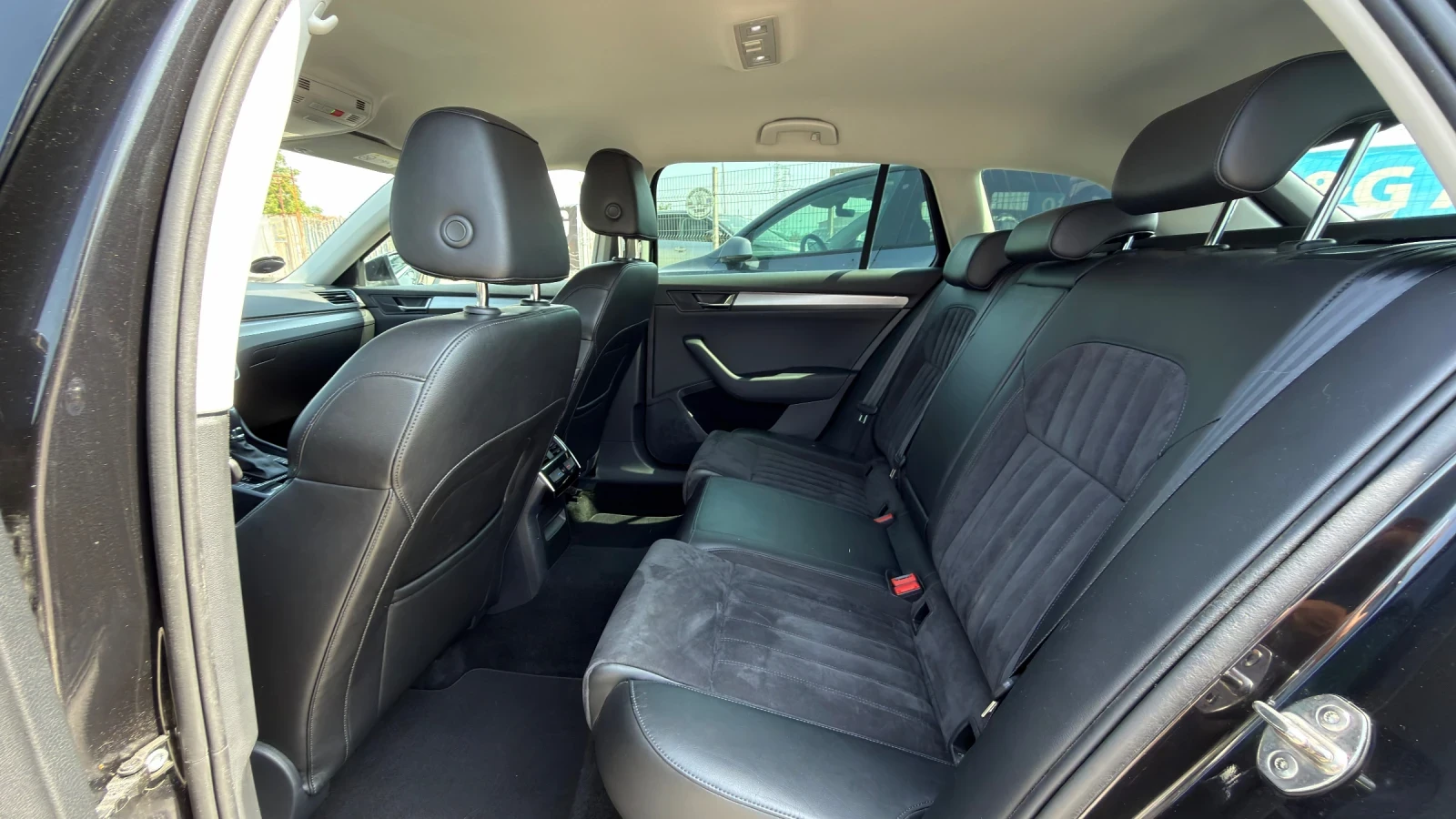 Skoda Superb 2.0TDI 190K.C. FULL, снимка 10 - Автомобили и джипове - 55953424