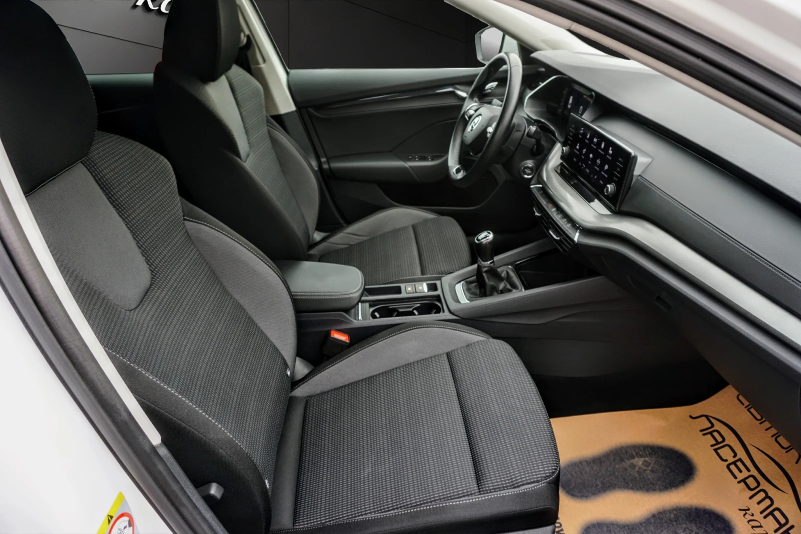 Skoda Octavia 2.0TDI AMBITION, снимка 13 - Автомобили и джипове - 56465087