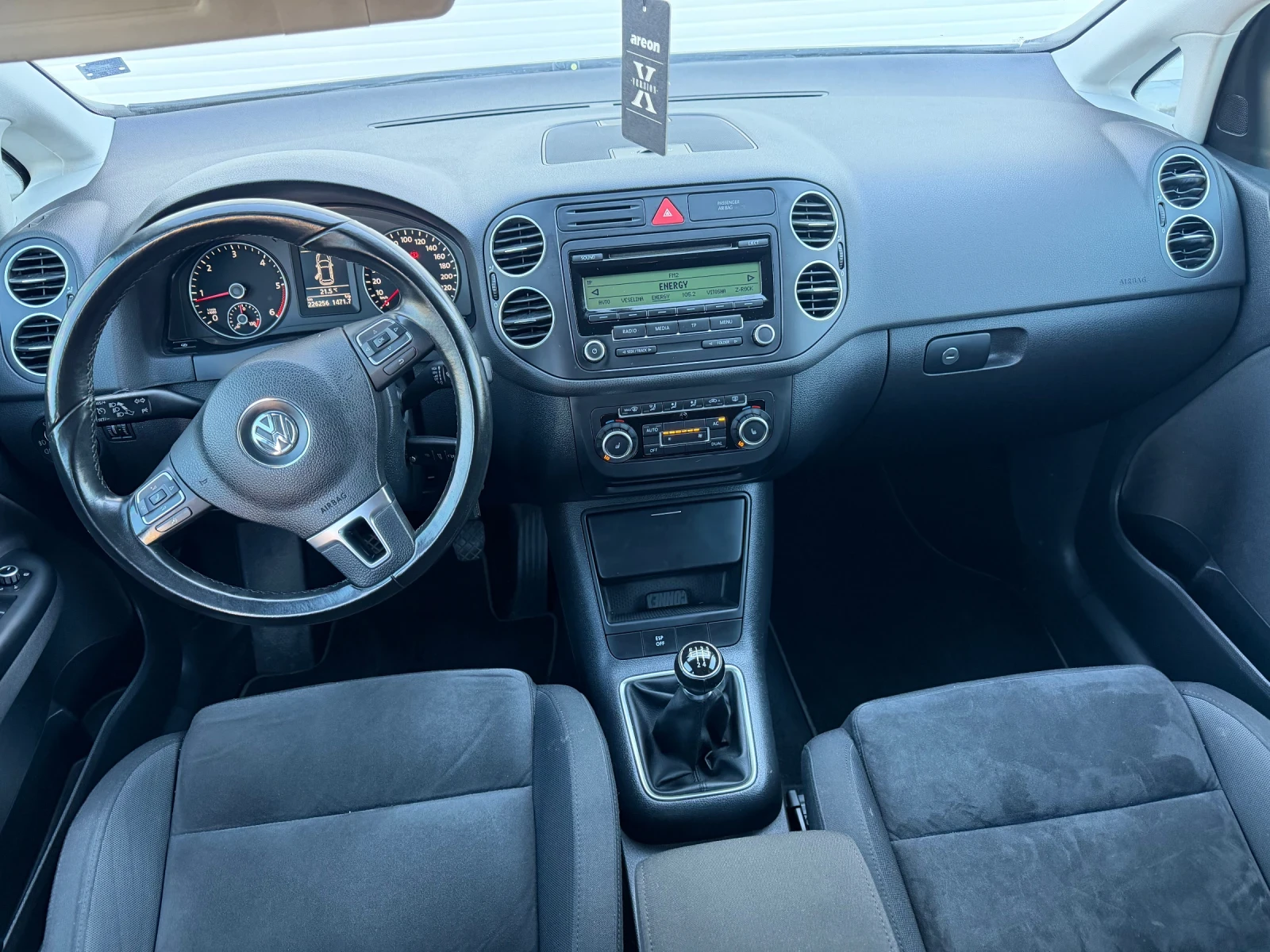 VW Golf Plus 1.6Tdi, снимка 8 - Автомобили и джипове - 56570531