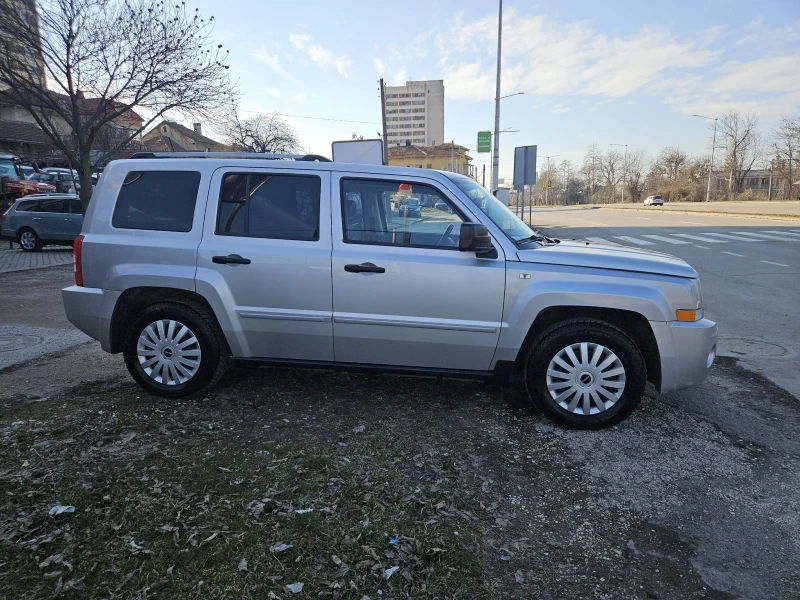 Jeep Patriot 2.4i--AUTOMAT, снимка 4 - Автомобили и джипове - 49407116