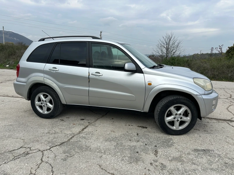 Toyota Rav4 D4D, снимка 5 - Автомобили и джипове - 52350949