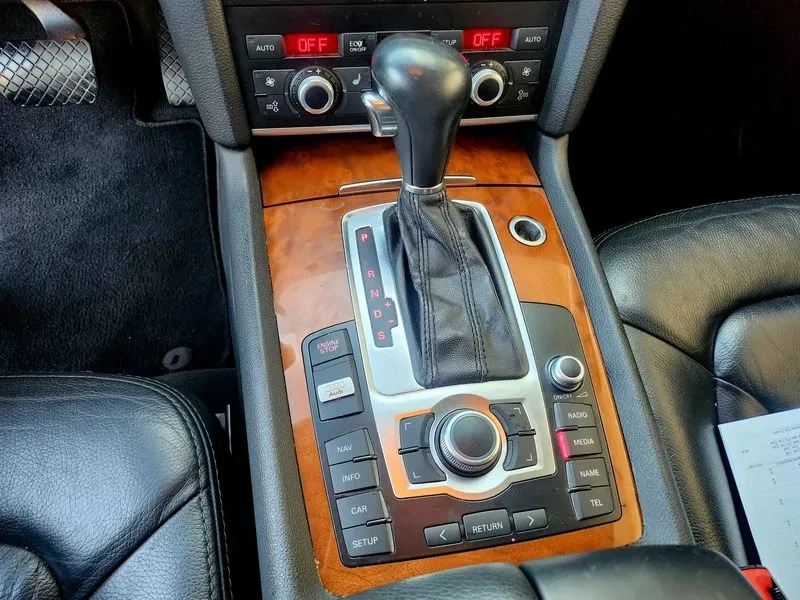 Audi Q7 3.0 TDI Quattro, снимка 11 - Автомобили и джипове - 55132429