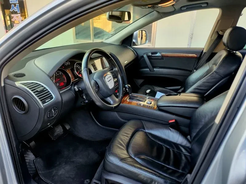 Audi Q7 3.0 TDI Quattro, снимка 9 - Автомобили и джипове - 55132429