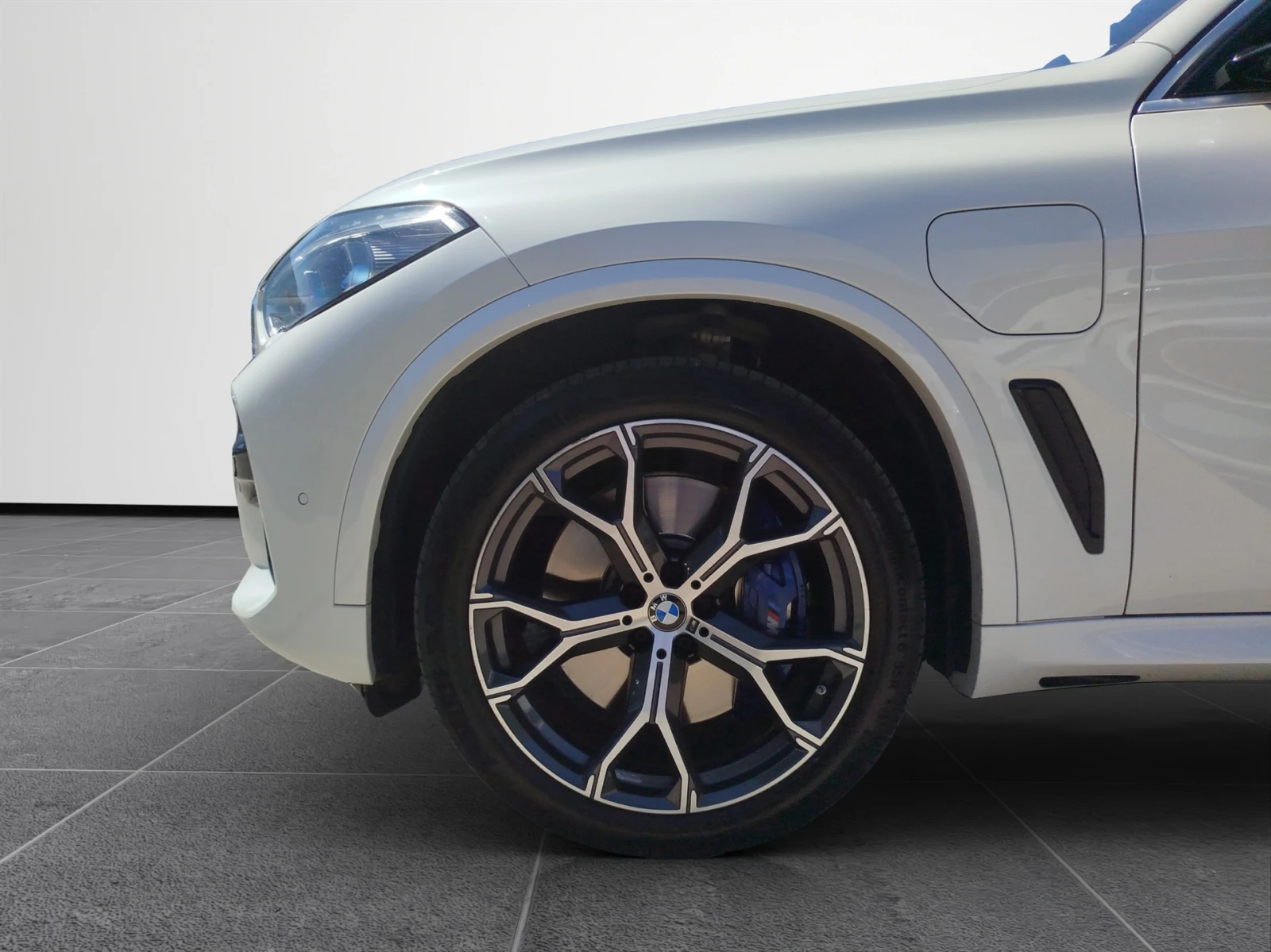 BMW X5 xDrive45e - изображение 5