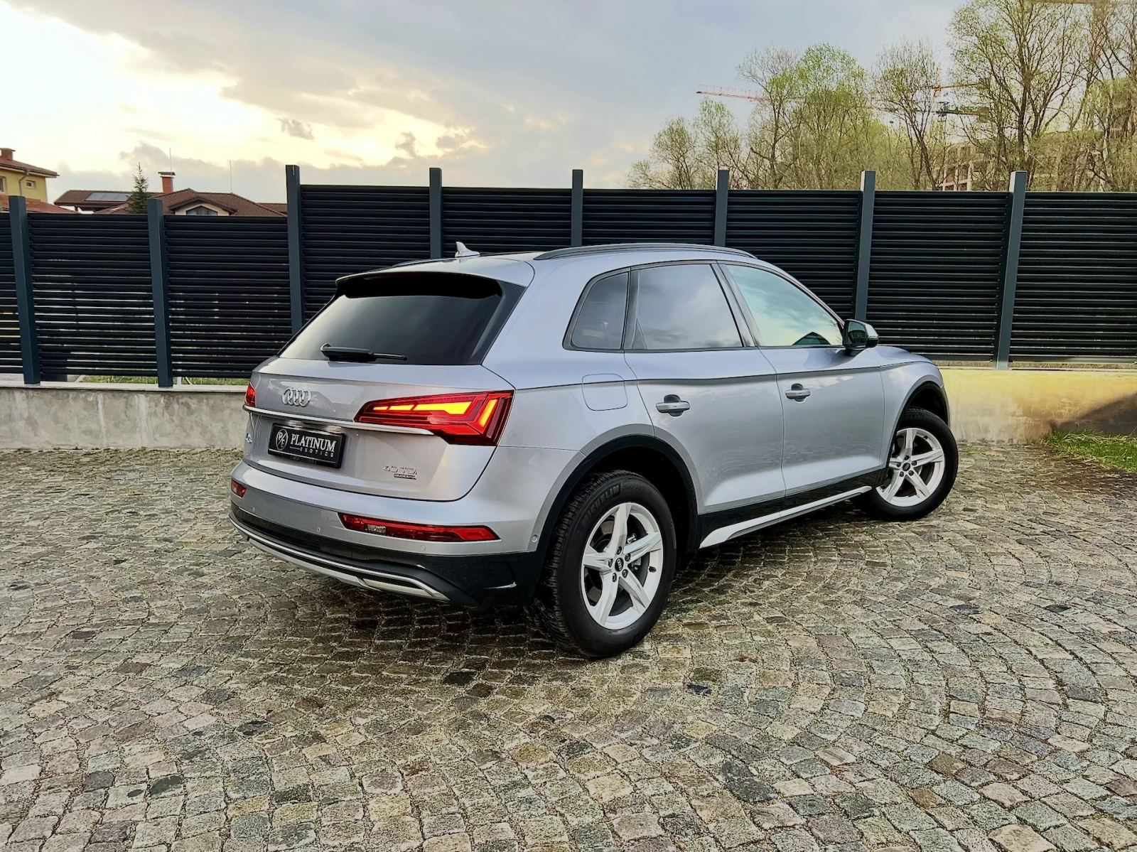 Audi Q5 40TDI Quattro/Гаранциoнен/Панорама/Дигитално/360 - изображение 2