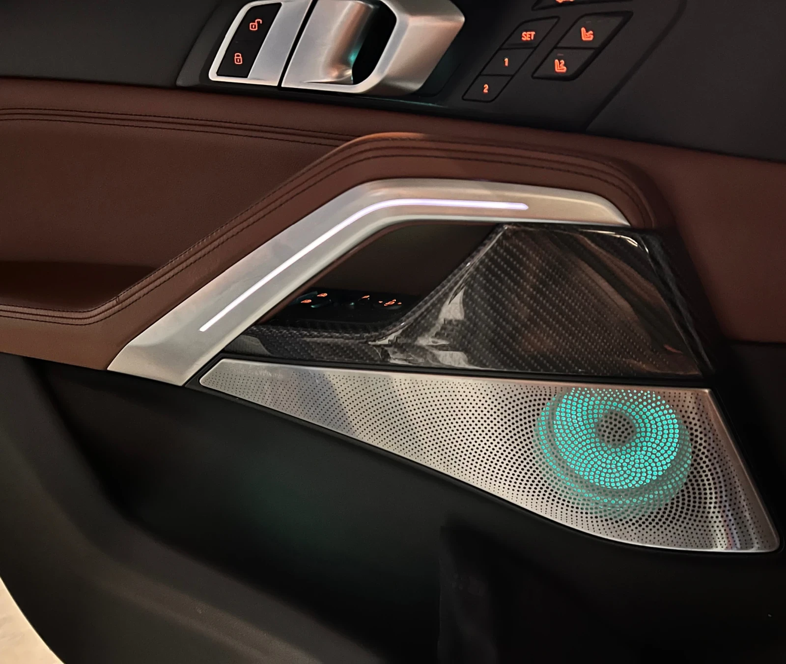 BMW X6 40d M Sky Laser B&W Individual, снимка 13 - Автомобили и джипове - 53953692