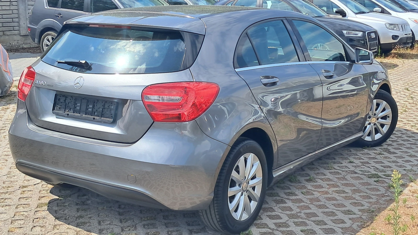 Mercedes-Benz A 180 NEW РЕАЛ КМ ИЗКЛЮЧИТЕЛEH1.6i EURO6 СЕРВ КНИЖ УНИКТ, снимка 5 - Автомобили и джипове - 54520424