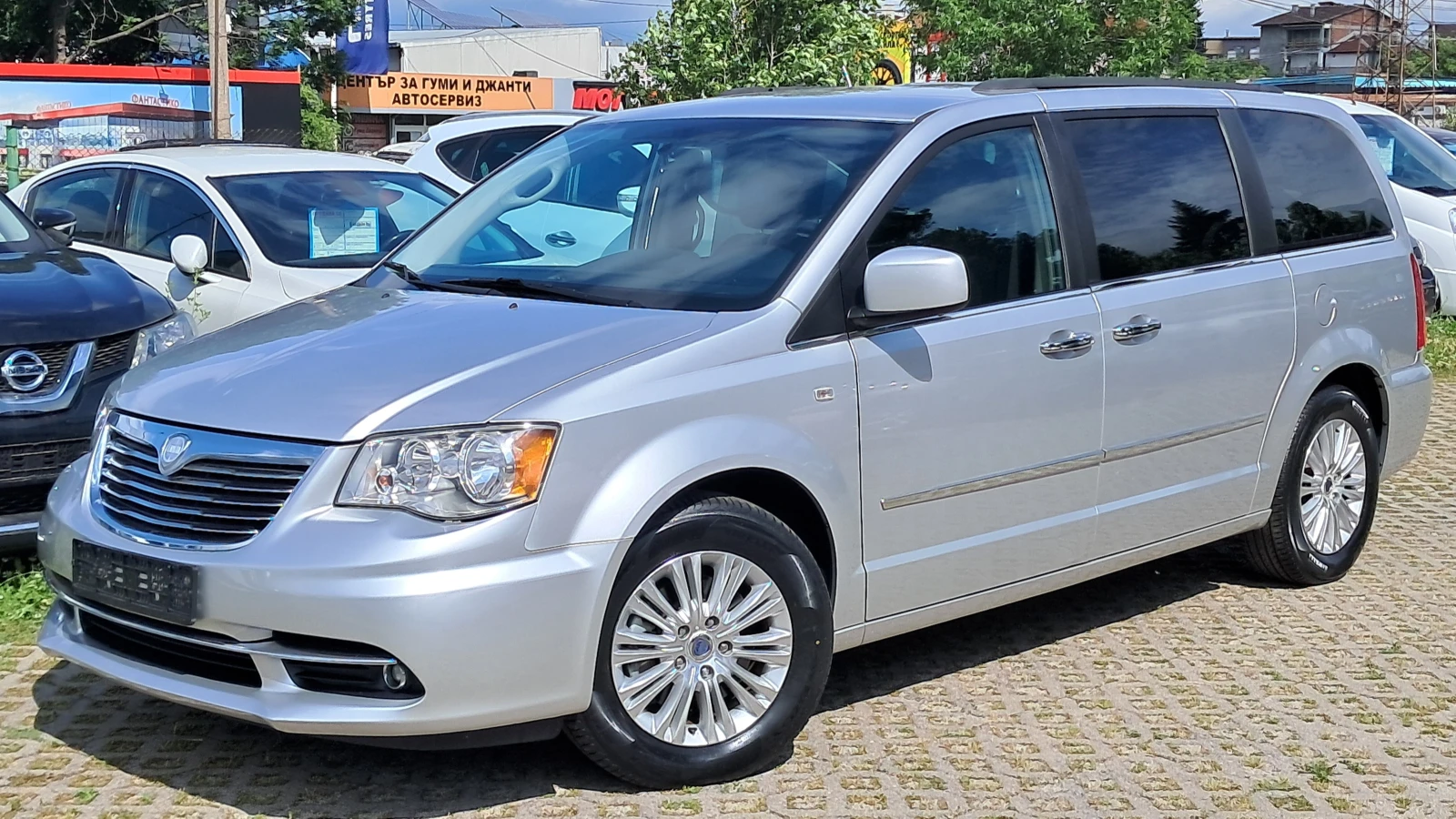 Chrysler Voyager FULL РЕАЛ КМ 7-МЕСТА ИЗКЛЮЧИТЕЛЕН СЕРВИ КНИЖ УНИКТ