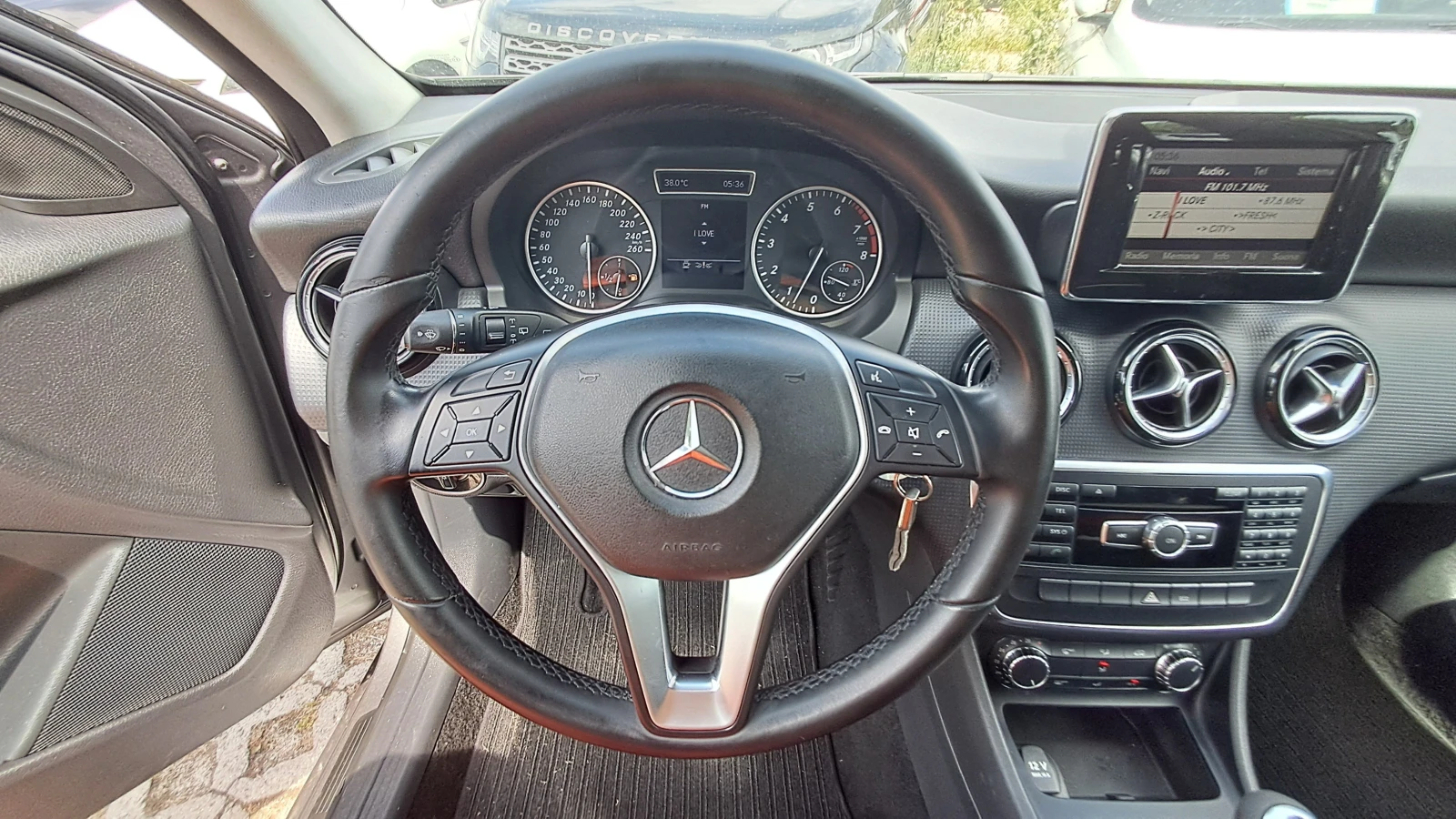 Mercedes-Benz A 180 NEW РЕАЛ КМ ИЗКЛЮЧИТЕЛEH1.6i EURO6 СЕРВ КНИЖ УНИКТ, снимка 11 - Автомобили и джипове - 54520424