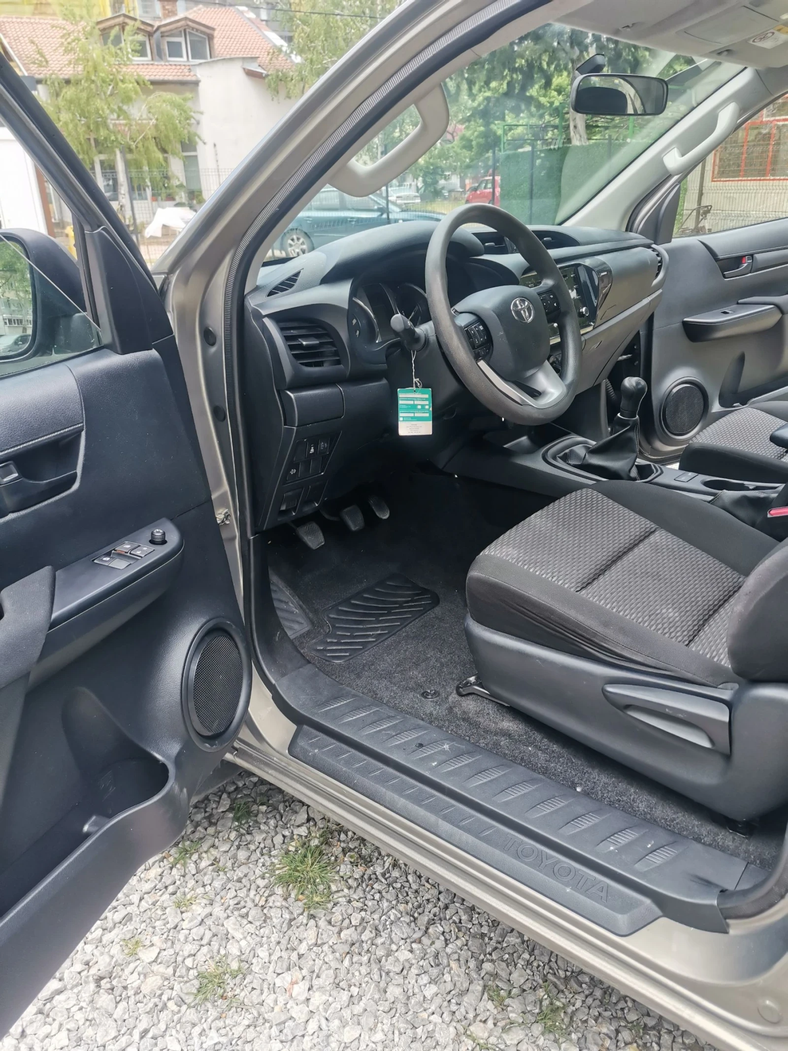 Toyota Hilux Swiss CH 4x4, снимка 6 - Автомобили и джипове - 54645351