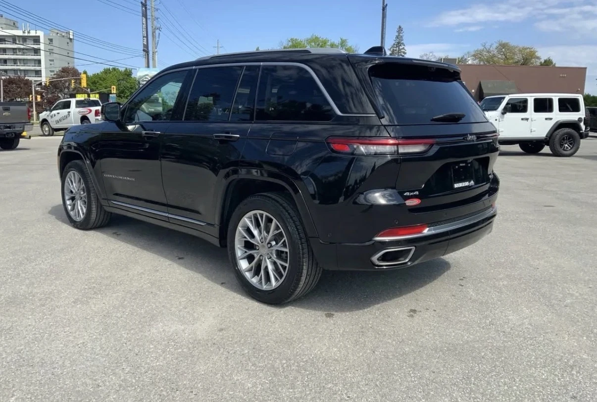 Jeep Grand cherokee SUMMIT * 360 * 5.7 HEMI * CARFAX * 2023 * , снимка 3 - Автомобили и джипове - 55098850