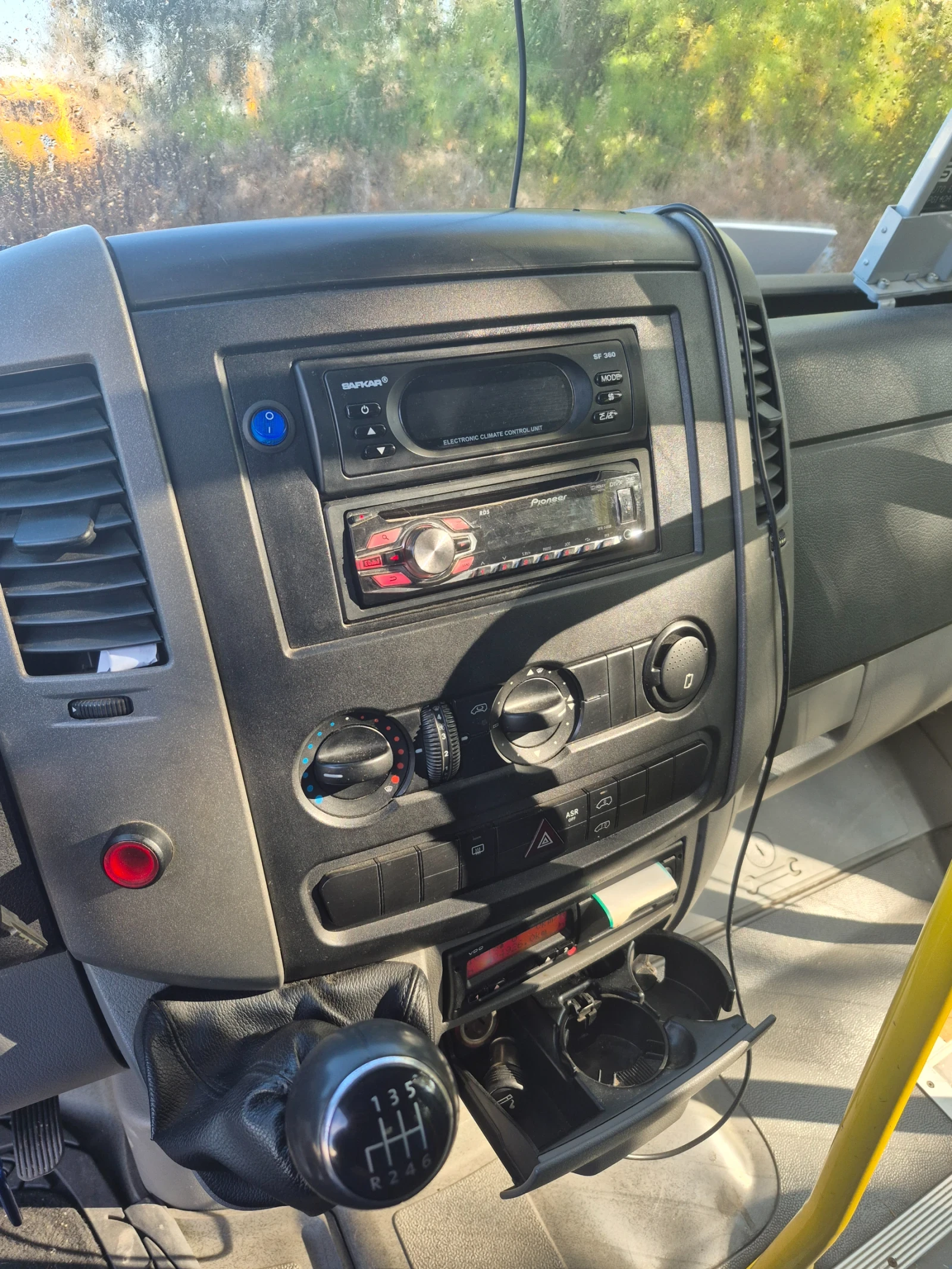 VW Crafter, снимка 5 - Бусове и автобуси - 53733868