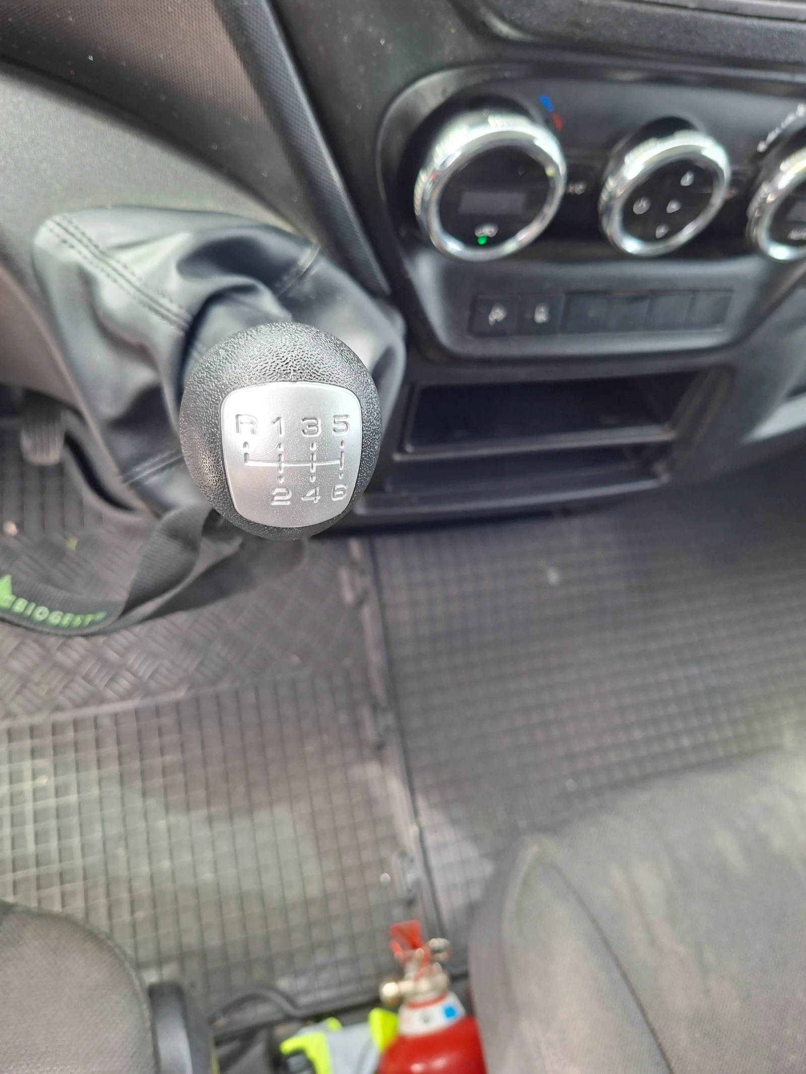 Iveco Daily 2.3/130к.с, снимка 11 - Бусове и автобуси - 56270168