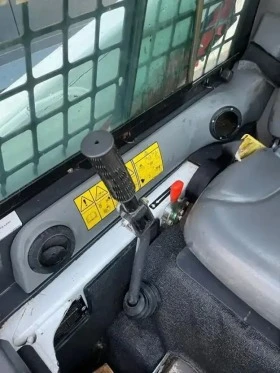 Мини челни товарачи Bobcat Т110, снимка 4