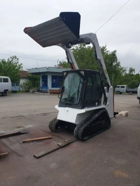 Мини челни товарачи Bobcat Т110, снимка 13