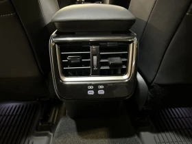 Toyota Crown  Signia Limited AWD, снимка 17