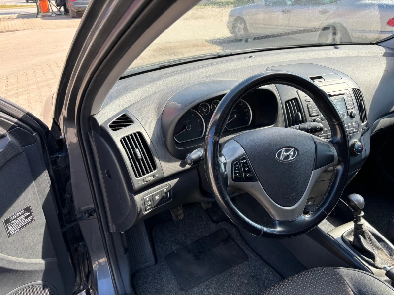 Hyundai I30 1.6 CRDI, снимка 7 - Автомобили и джипове - 47461527