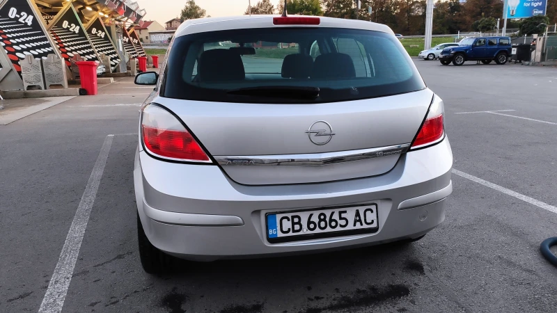 Opel Astra H, снимка 11 - Автомобили и джипове - 47379806