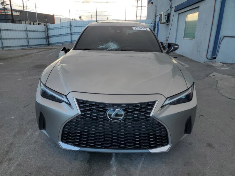 Lexus IS 300, снимка 1 - Автомобили и джипове - 49192700