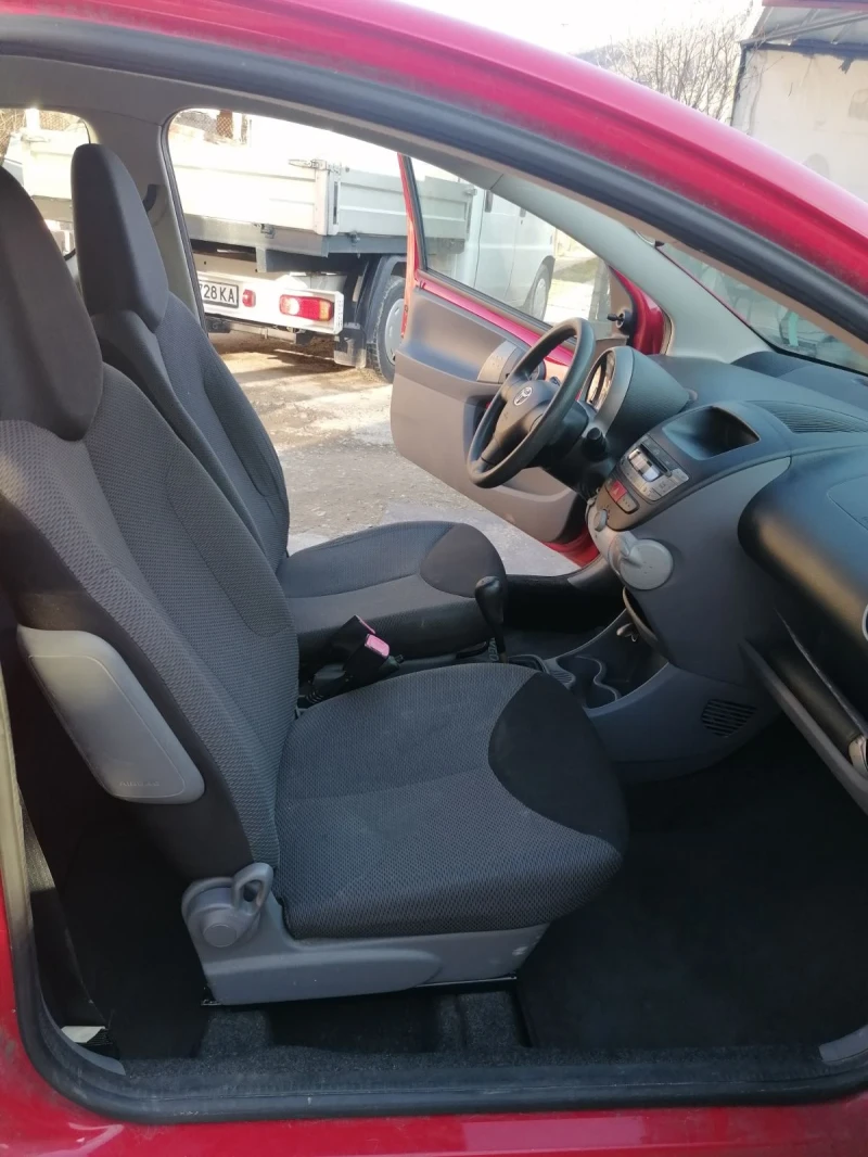 Toyota Aygo, снимка 8 - Автомобили и джипове - 50377065