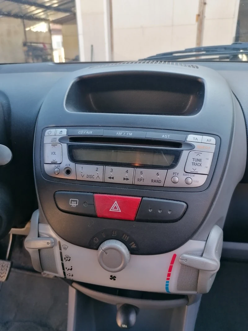 Toyota Aygo, снимка 9 - Автомобили и джипове - 50377065