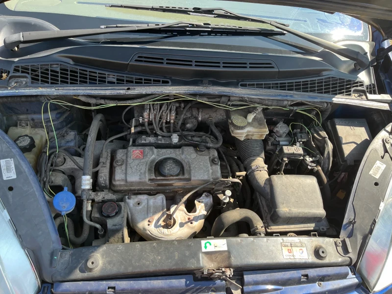 Citroen Xsara picasso 1.6i, снимка 8 - Автомобили и джипове - 52650653