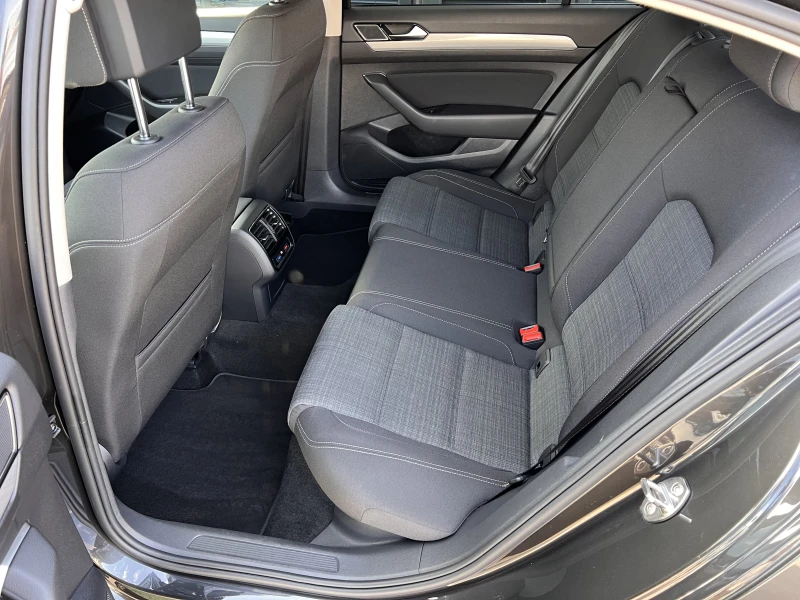 VW Passat BUSINESS/2.0TDI/150k.c./7-DSG/ГАРАНЦИЯ, снимка 10 - Автомобили и джипове - 51128757