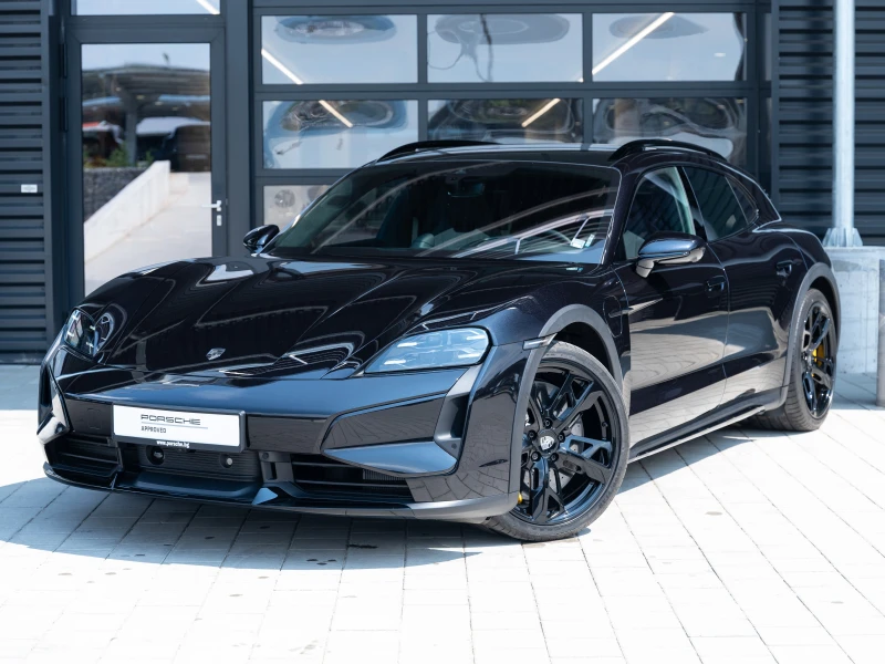 Porsche Taycan Turbo S Cross Turismo