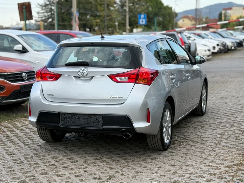 Toyota Auris 1.6i - 132К.С. / 6 СКОРОСТИ / НАВИГАЦИЯ / КАМЕРА, снимка 3 - Автомобили и джипове - 51824597