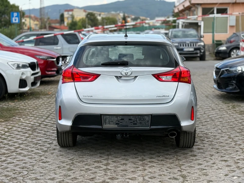 Toyota Auris 1.6i - 132К.С. / 6 СКОРОСТИ / НАВИГАЦИЯ / КАМЕРА, снимка 4 - Автомобили и джипове - 51824597