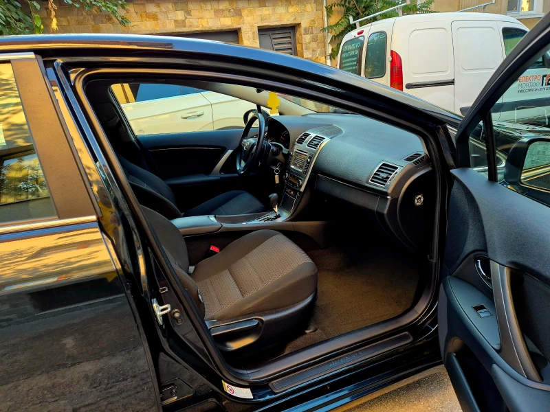 Toyota Avensis 1.8i-FACELIFT-AVTOMAT-NAVI-veriga-нов-japan, снимка 14 - Автомобили и джипове - 52021147
