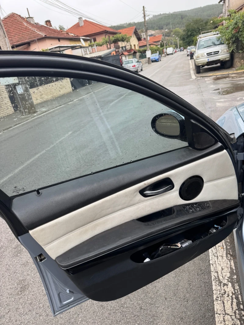 BMW 330, снимка 12 - Автомобили и джипове - 52446622